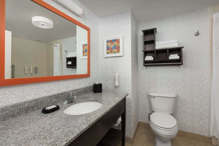 Room 16 of 28