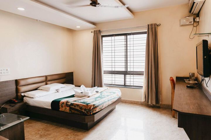 Hotel Ayodhya