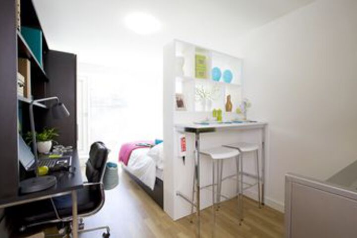 Room 10 of 18