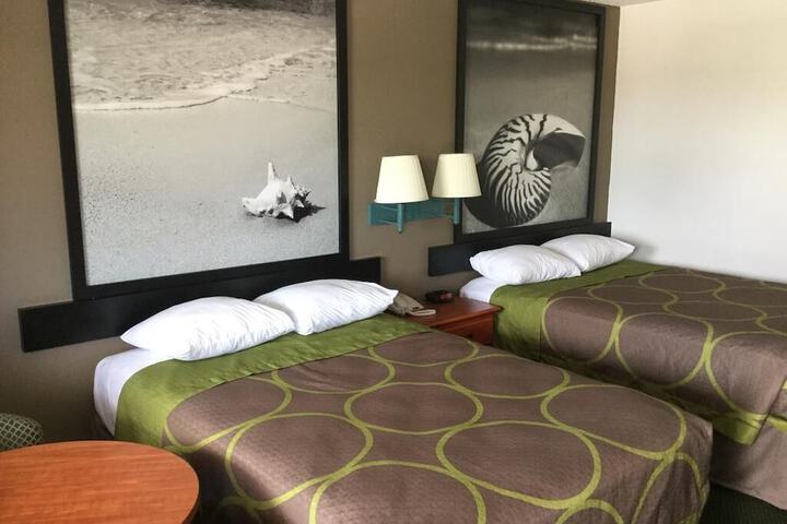 2 Double Beds (5 of 8)