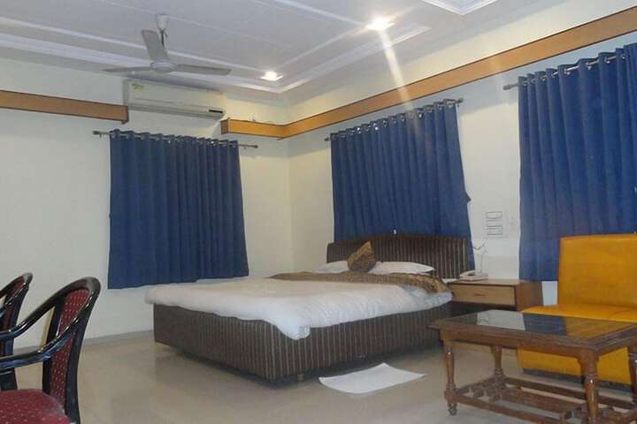 Room 15 of 29