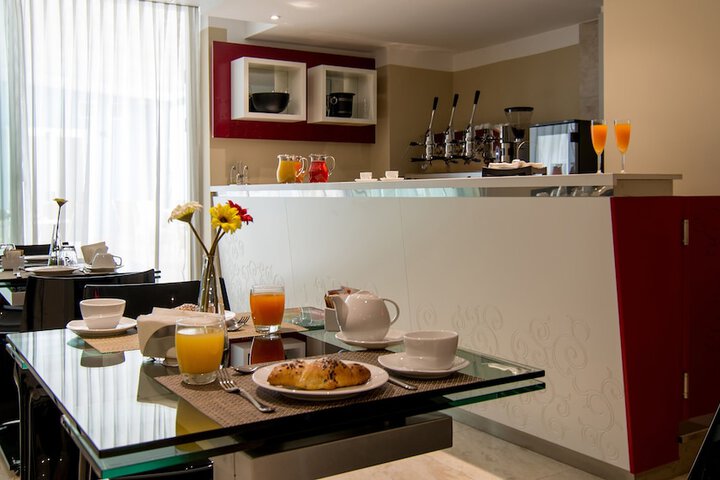 Breakfast/Coffee Service 40 of 51
