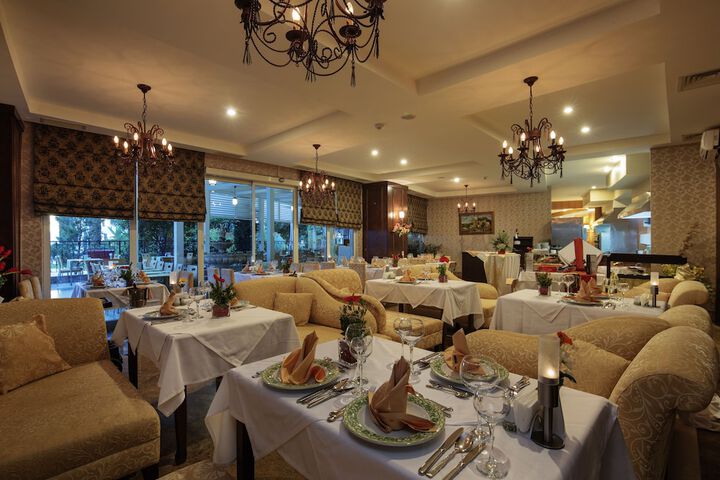 Dining 50 of 67