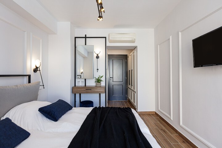 Room 13 of 96