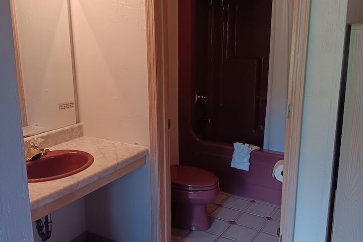 Room 26 of 38