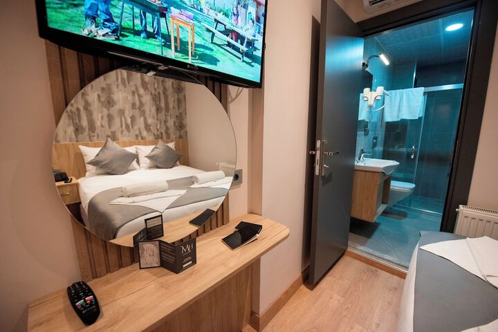 Room 20 of 33