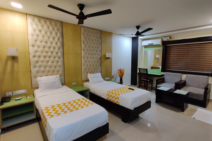 Room 27 of 40