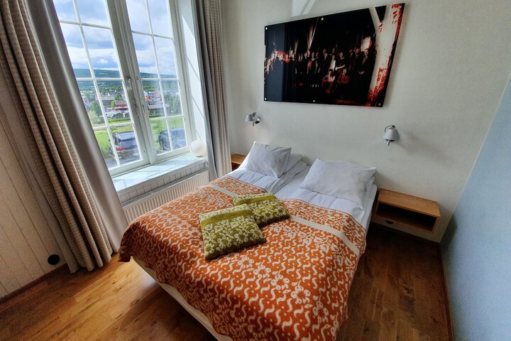 Room 13 of 109