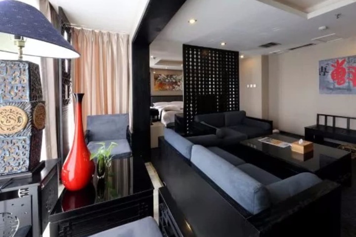Room 12 of 65