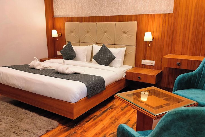 Room 9 of 20