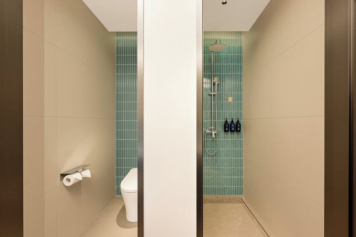 Room 44 of 77