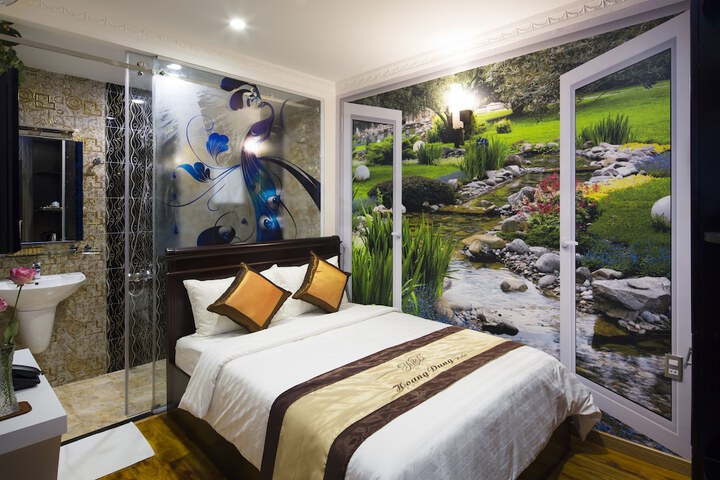 Room 4 of 32