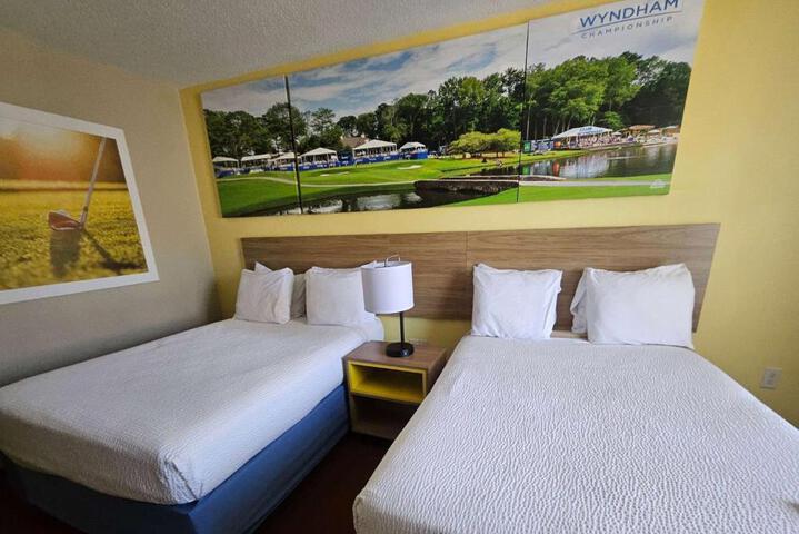 2 Queen Beds (3 of 18)