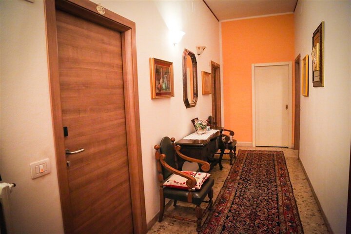 Ballroom/Hall 26 of 38