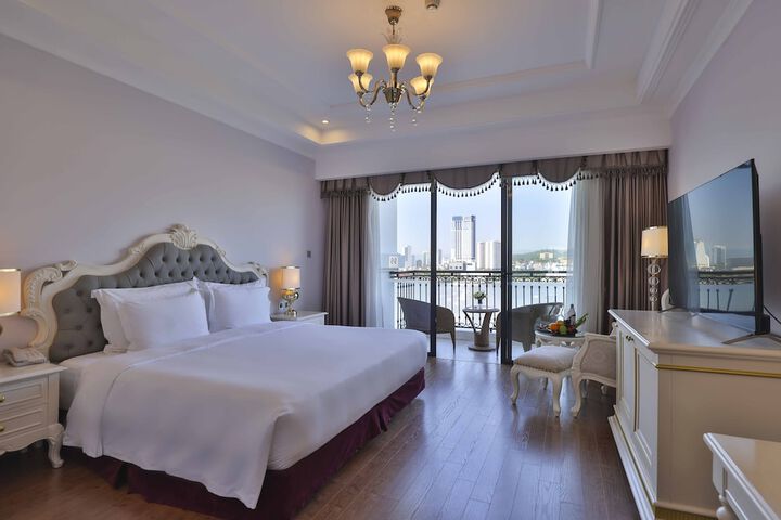Room 20 of 111