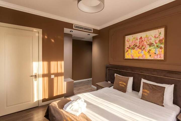 Room 48 of 84
