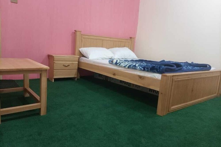 Room 12 of 28