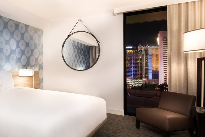 Standard Room, King or Two Doubles (2 of 4)