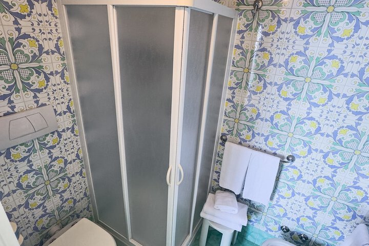 Room 69 of 147