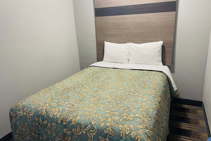 Room 26 of 54
