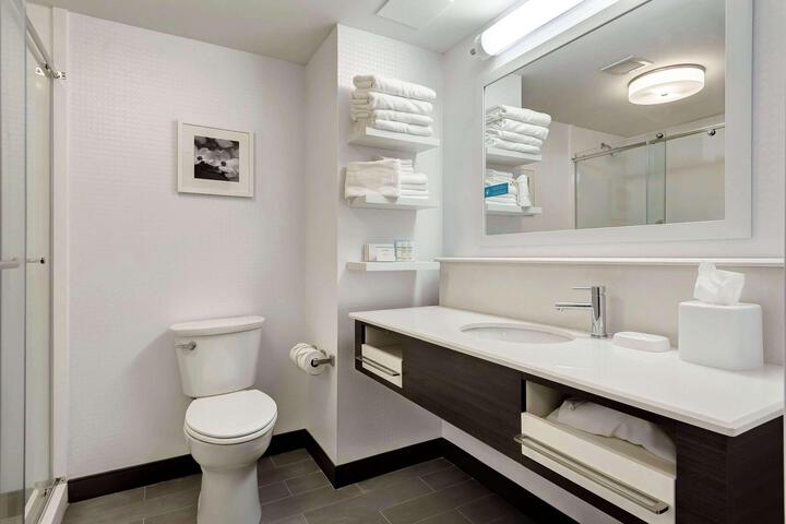 2 Queen Beds Hearing Accessible (3 of 7)