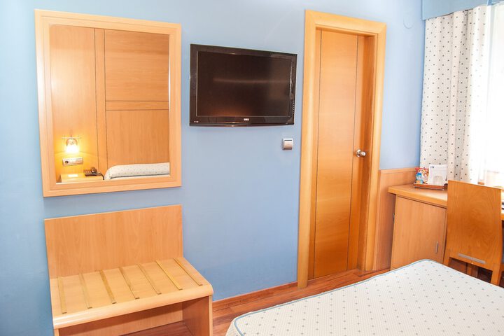 Room 19 of 35