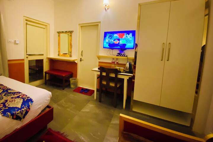 Room 125 of 214