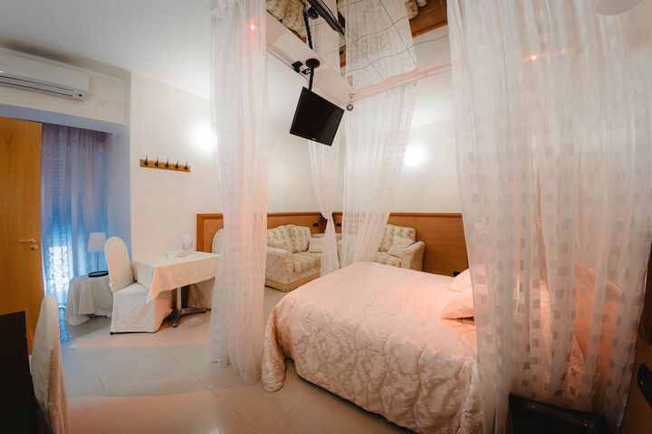 Room 18 of 72