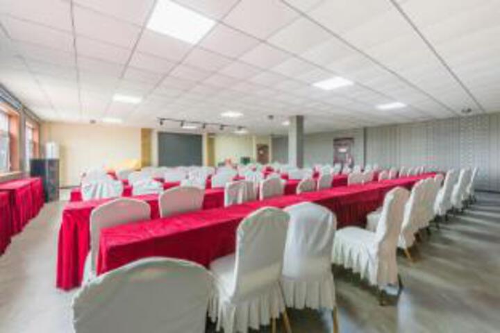 Room 12 of 23