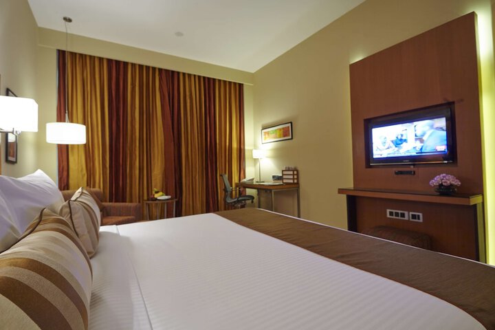 Room 27 of 131