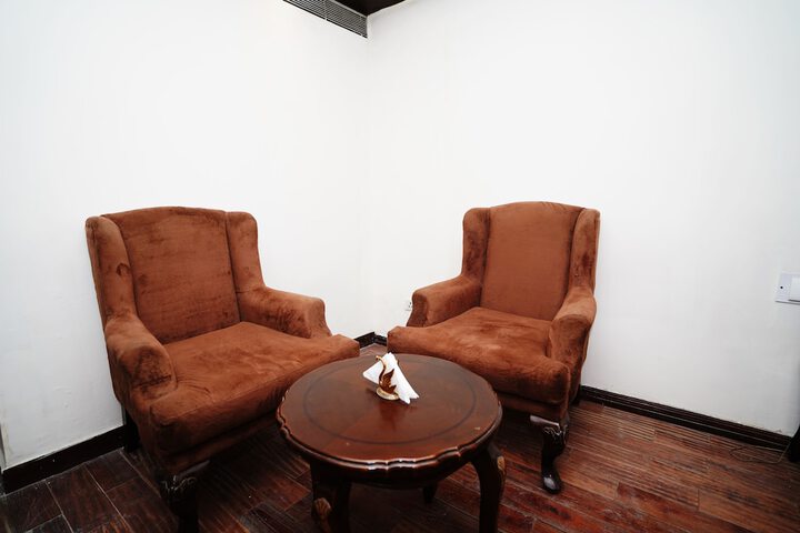 Room 33 of 46