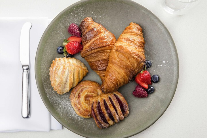 Breakfast/Coffee Service 62 of 137