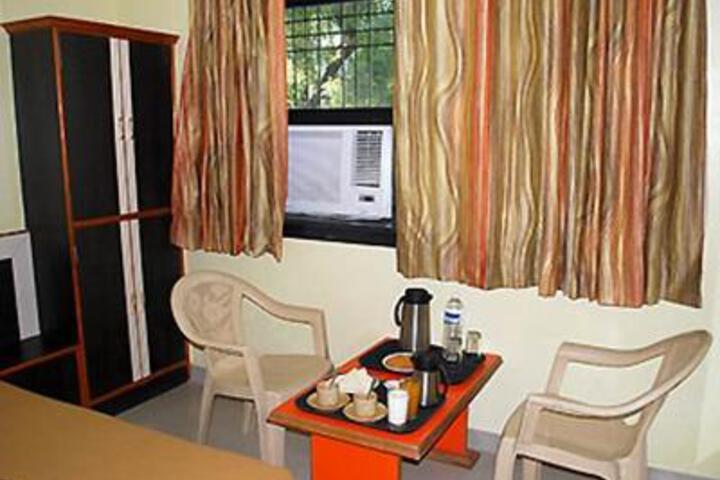Room 2 of 5