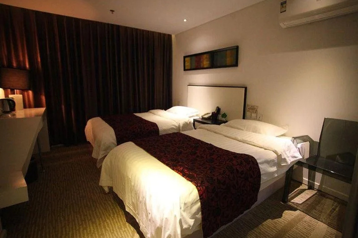 Room 3 of 29