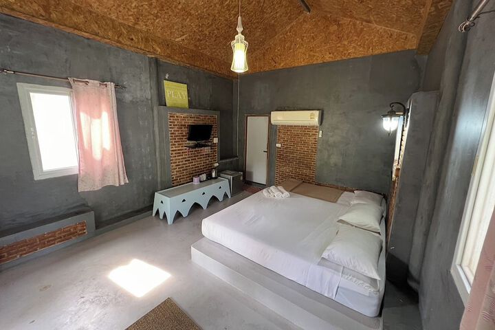 Room 15 of 100