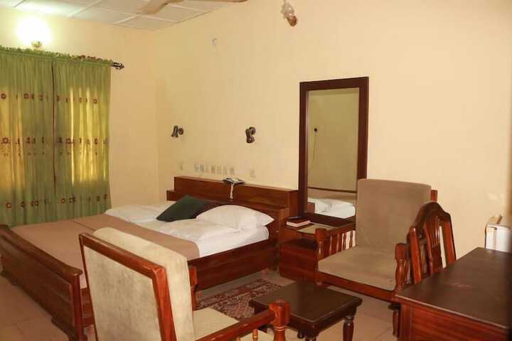 Room 10 of 15