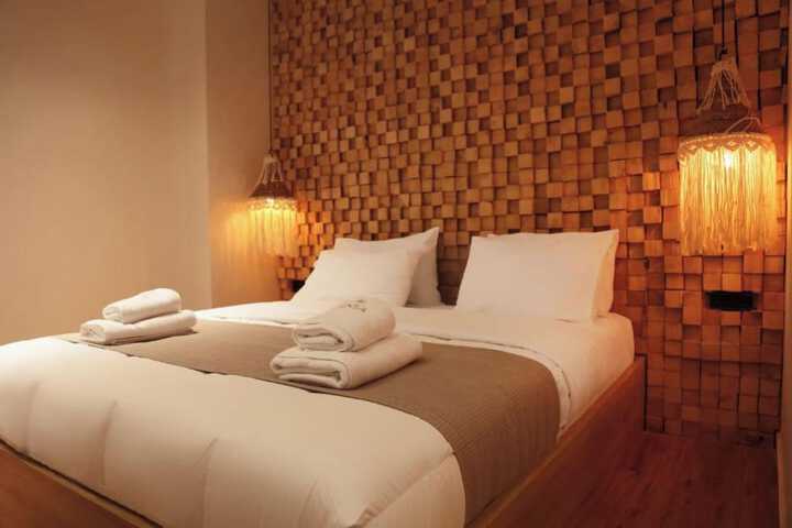Room 2 of 28