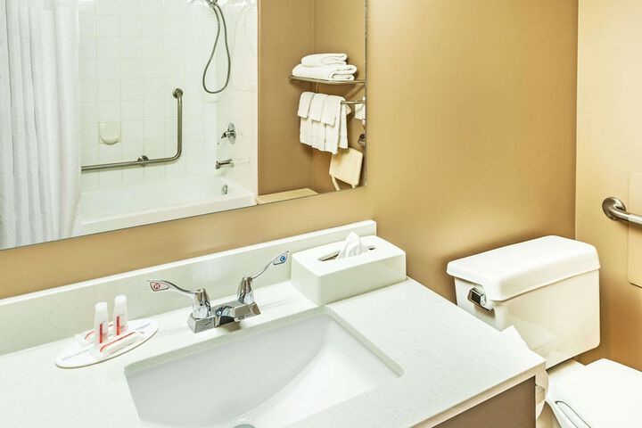 Room 14 of 18