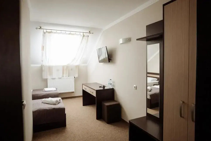 Room 2 of 2