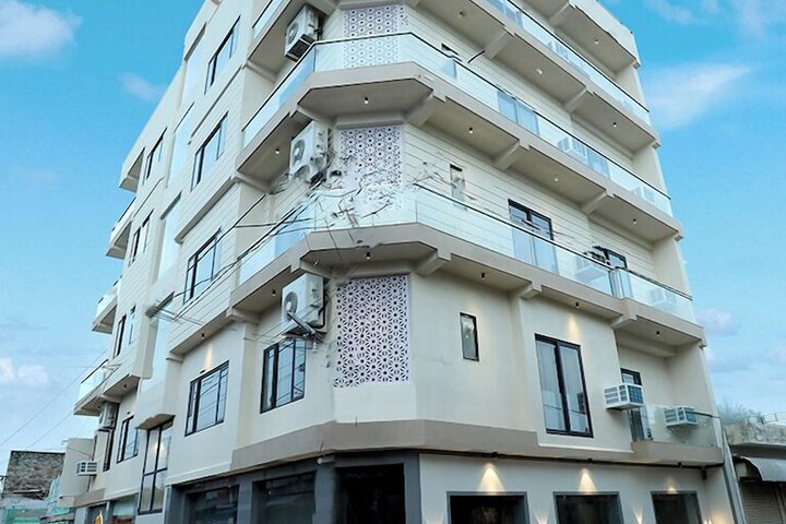 Geetanjali Hotel and Suites