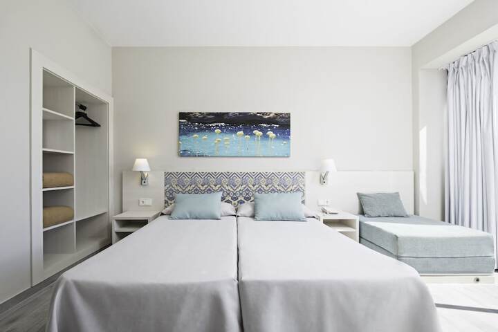 Room 9 of 29