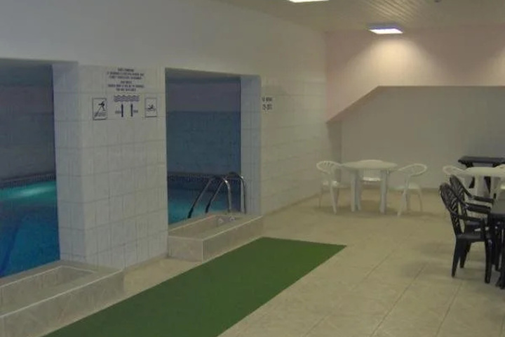 Pool 12 of 21