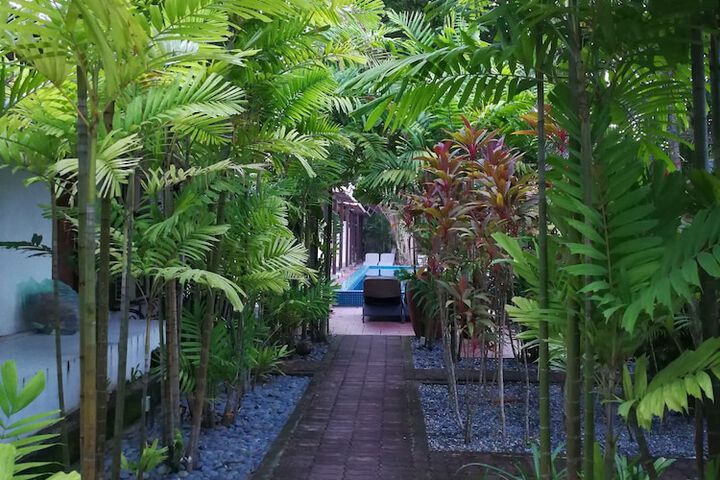 Hotel Exterior 72 of 108