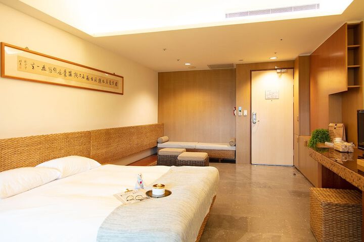 Room 3 of 50