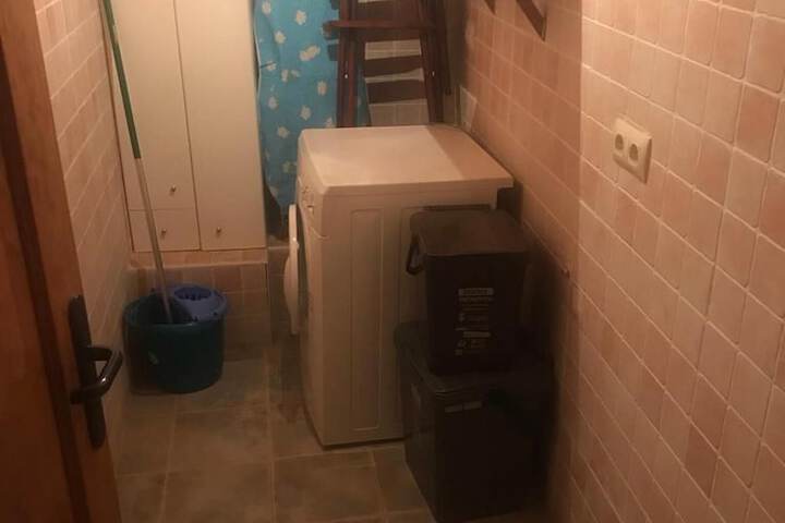 Room 32 of 57