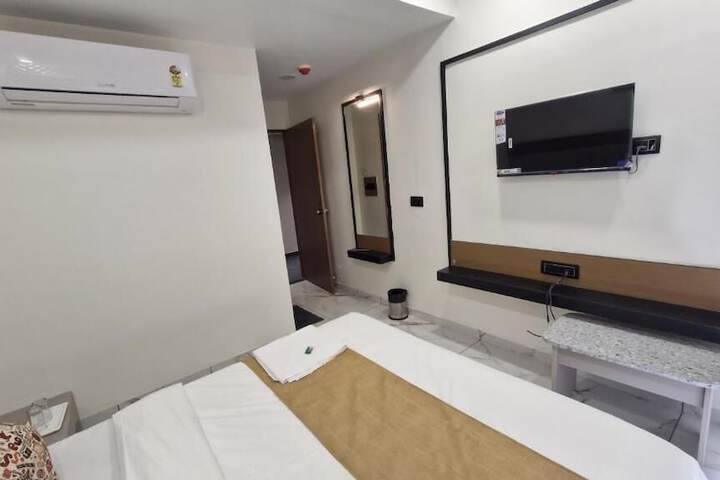 Room 3 of 19