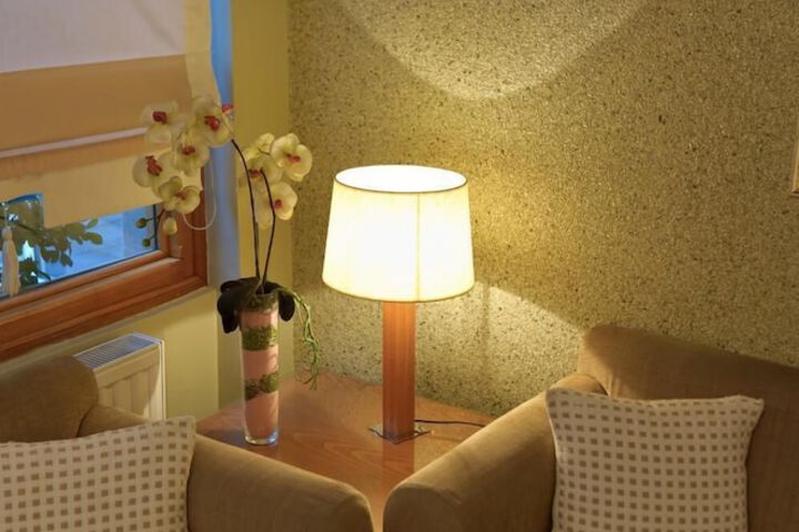 Room 10 of 26
