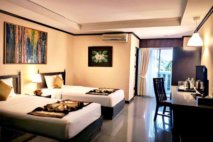 Room 43 of 77