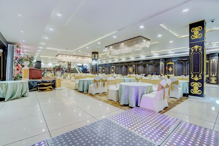 Ballroom/Hall 48 of 66