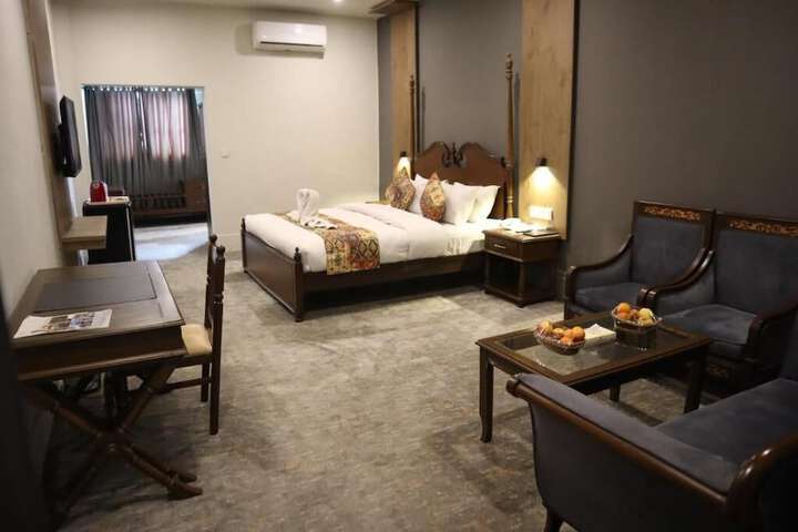 Room 22 of 52